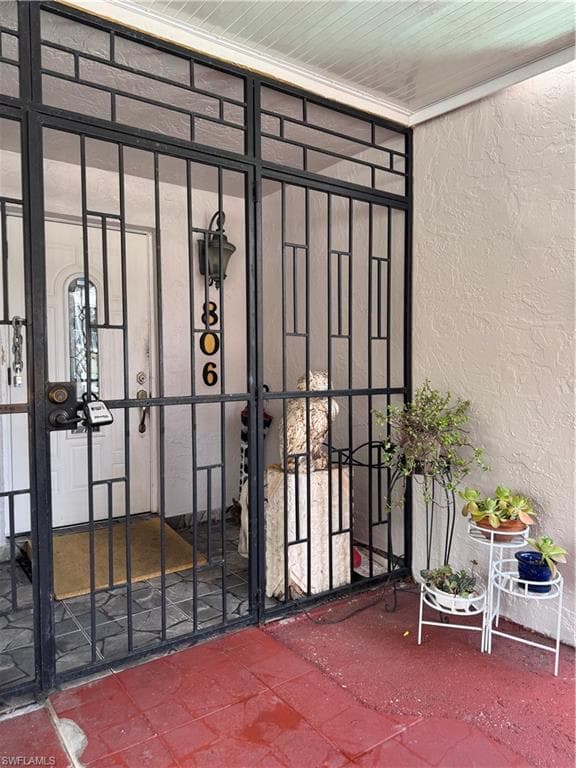806 W 80 PL HIALEAH, FL 33014