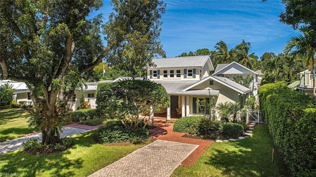 369 2nd AVE N NAPLES, FL 34102
