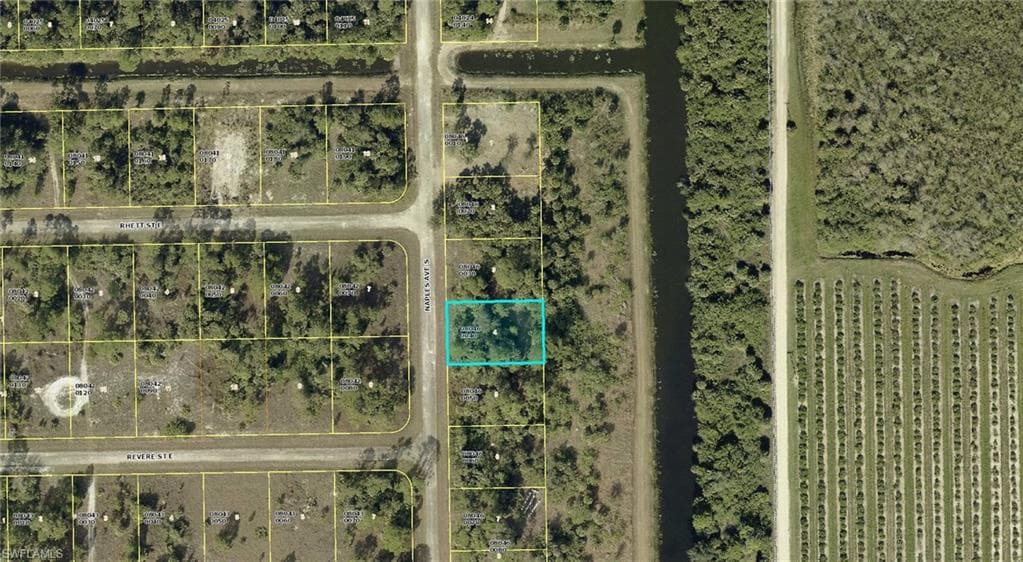 553 NAPLES AVE S LEHIGH ACRES, FL 33974