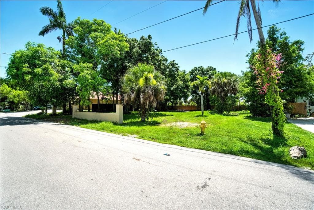 2960 Gordon ST NAPLES, FL 34112