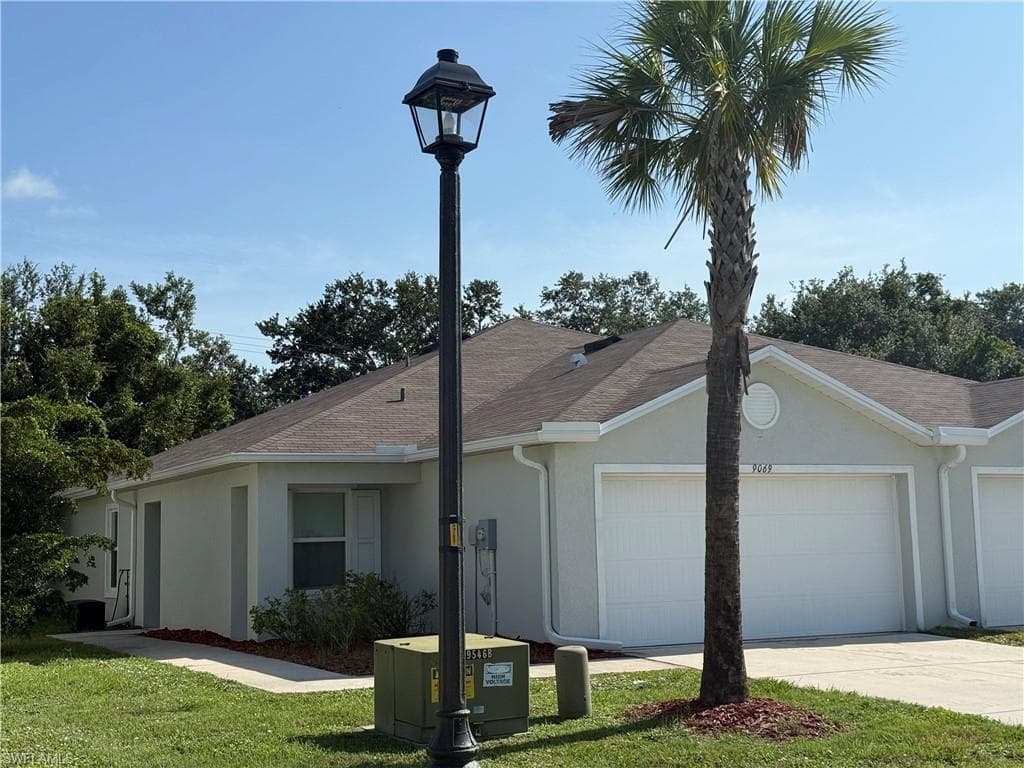 9069 Aegean CIR LEHIGH ACRES, FL 33936
