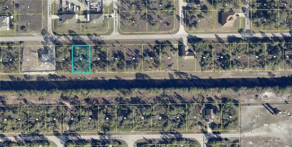 1032 KANUGA ST E LEHIGH ACRES, FL 33974