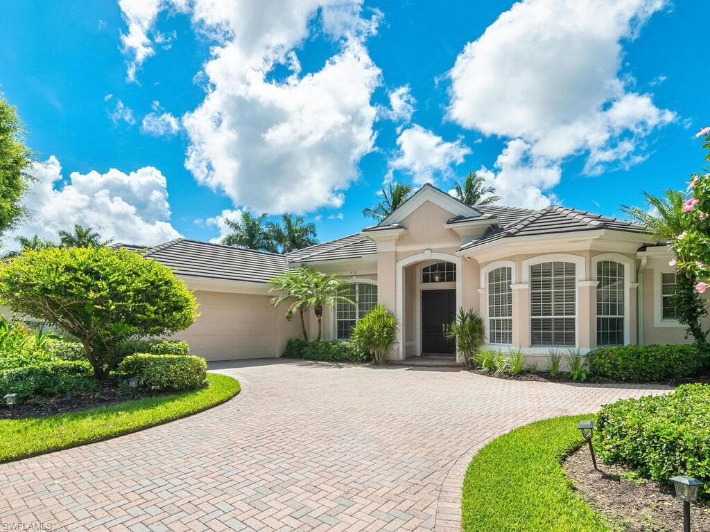 938 Spanish Moss TRL NAPLES, FL 34108