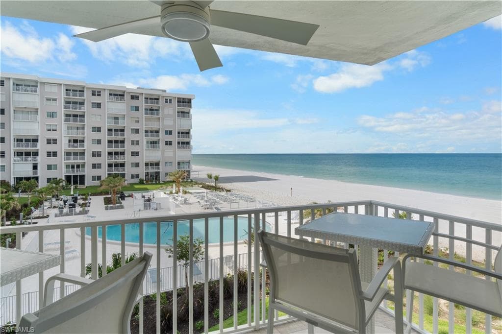 3443 Gulf Shore BLVD N 303 NAPLES, FL 34103