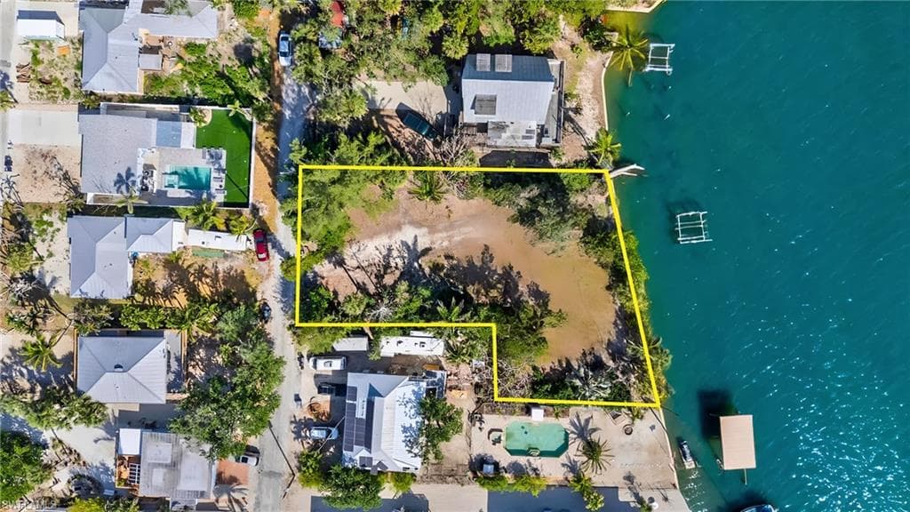 4851 Dolphin LN FORT MYERS BEACH, FL 33931