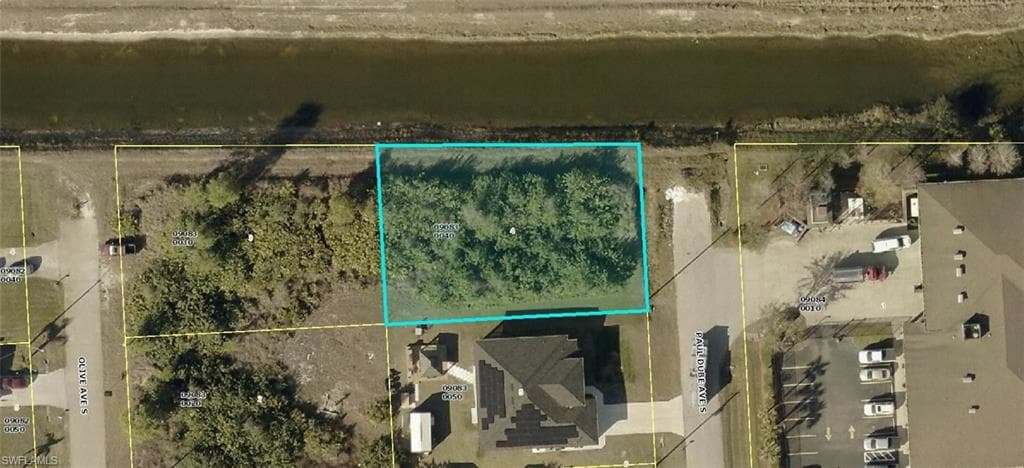 1504 Paul Dube AVE S LEHIGH ACRES, FL 33976