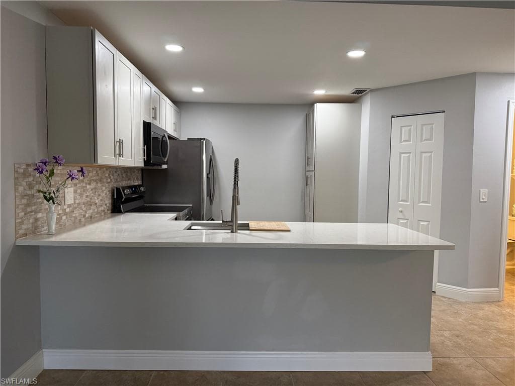 6331 Royal Woods DR FORT MYERS, FL 33908