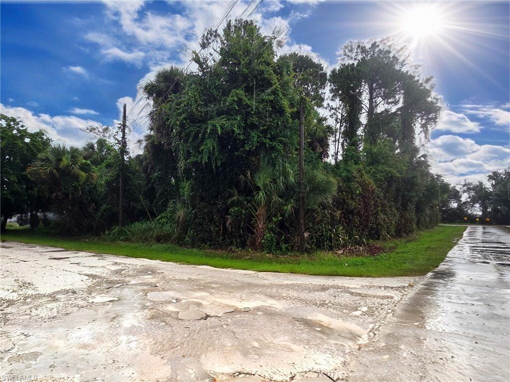 519 San Jose ST NORTH FORT MYERS, FL 33903