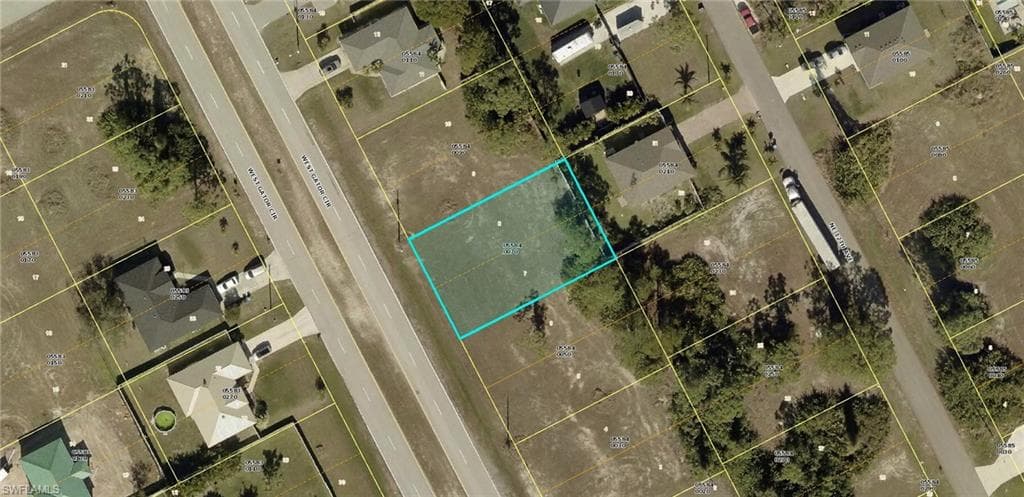 3717 W Gator CIR CAPE CORAL, FL 33909