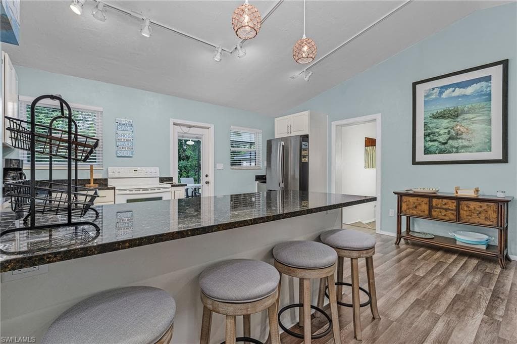 1281 10th ST N NAPLES, FL 34102