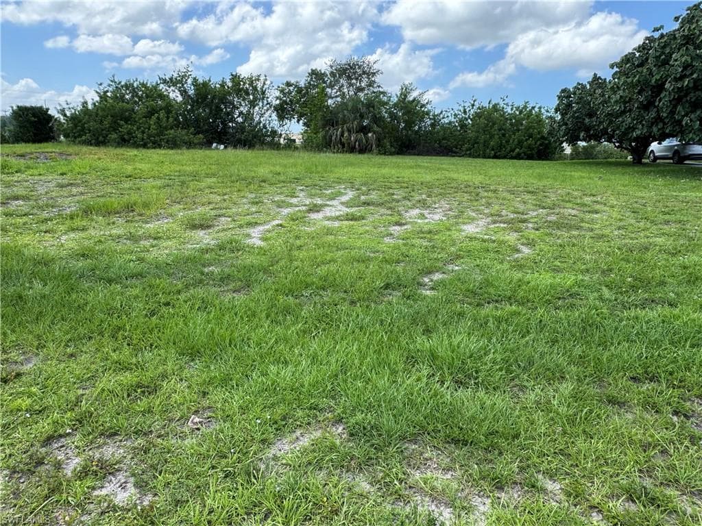 1618 9th ST CAPE CORAL, FL 33993