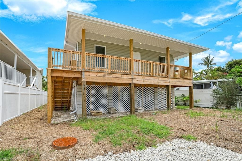 627 Palm AVE GOODLAND, FL 34140