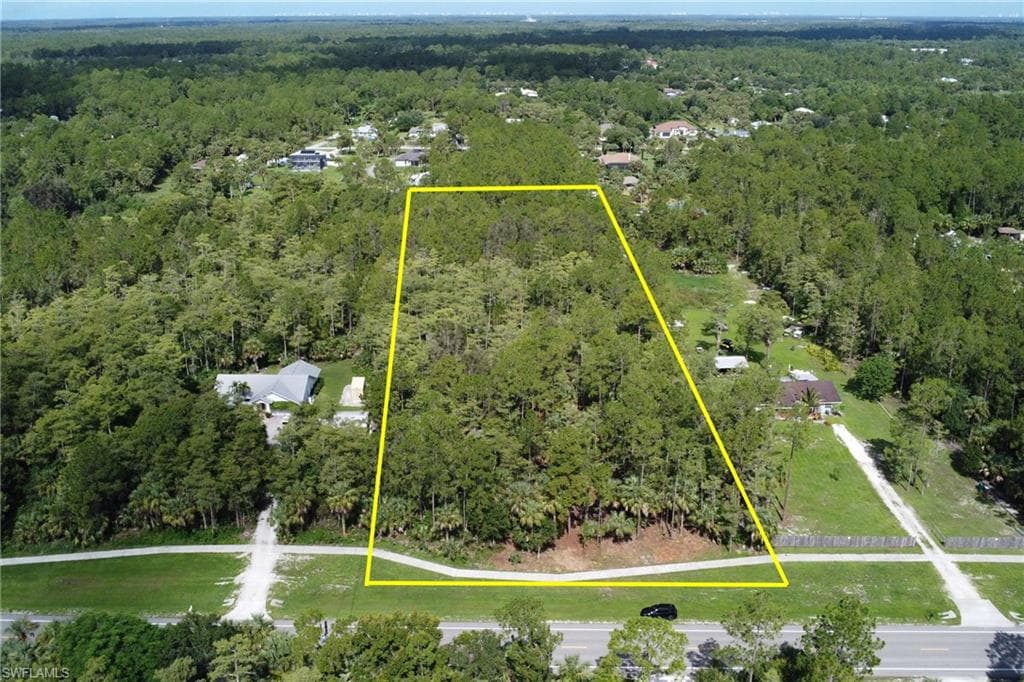 8th ST NE NAPLES, FL 34120