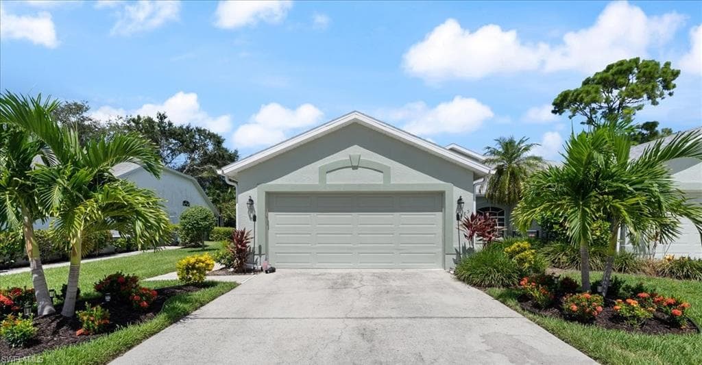 5485 Whitten DR 119 NAPLES, FL 34104