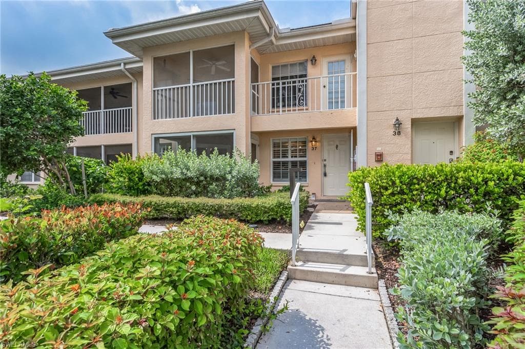 5633 Turtle Bay DR 37 NAPLES, FL 34108