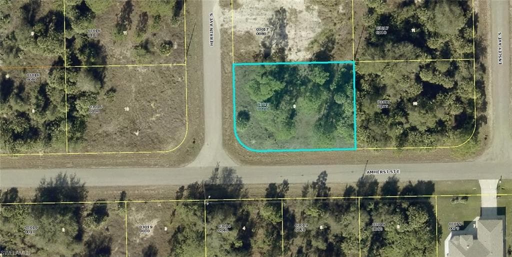 519 Herrin AVE S LEHIGH ACRES, FL 33974