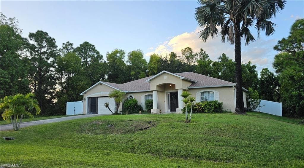 711 Epps Brown ST E LEHIGH ACRES, FL 33974