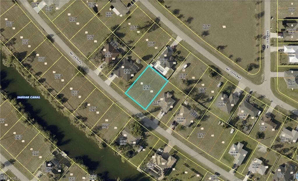 2207 NE 19th PL CAPE CORAL, FL 33909