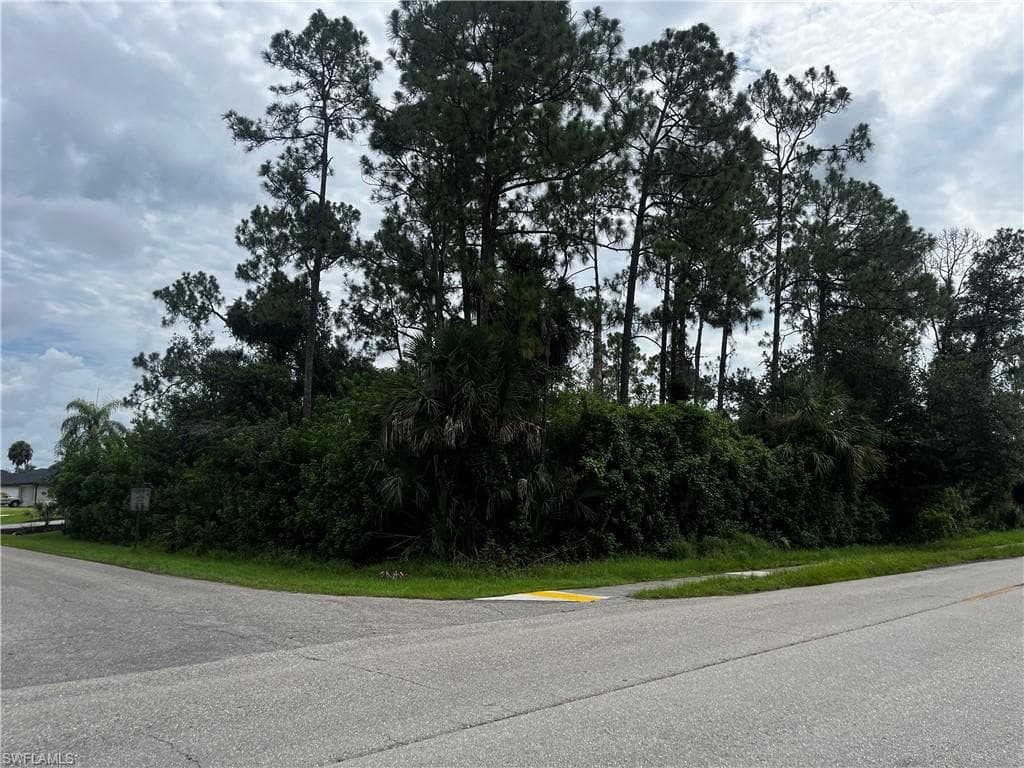 701 E 6th ST LEHIGH ACRES, FL 33972