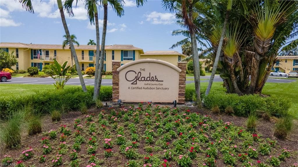 96 Glades BLVD 513 NAPLES, FL 34112