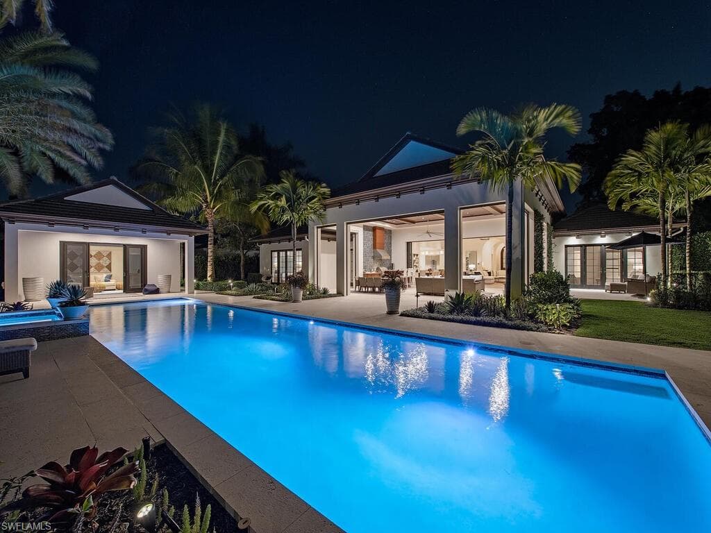 740 Banyan BLVD NAPLES, FL 34102