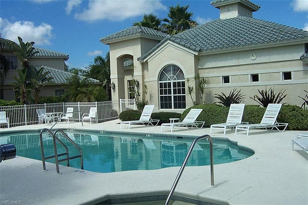 6115 Reserve CIR 2004 NAPLES, FL 34119