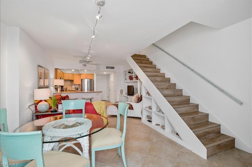 5 Bluebill AVE 505/605 NAPLES, FL 34108
