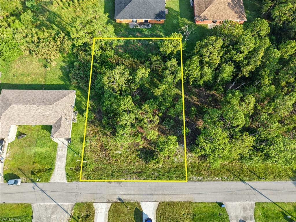 2430 LOLA AVE S LEHIGH ACRES, FL 33973