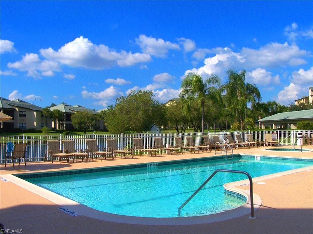 200 Vintage CIR D304 NAPLES, FL 34119