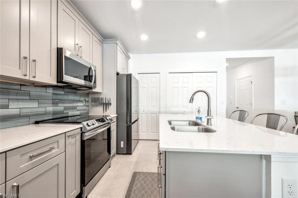 14195 Oviedo PL FORT MYERS, FL 33905