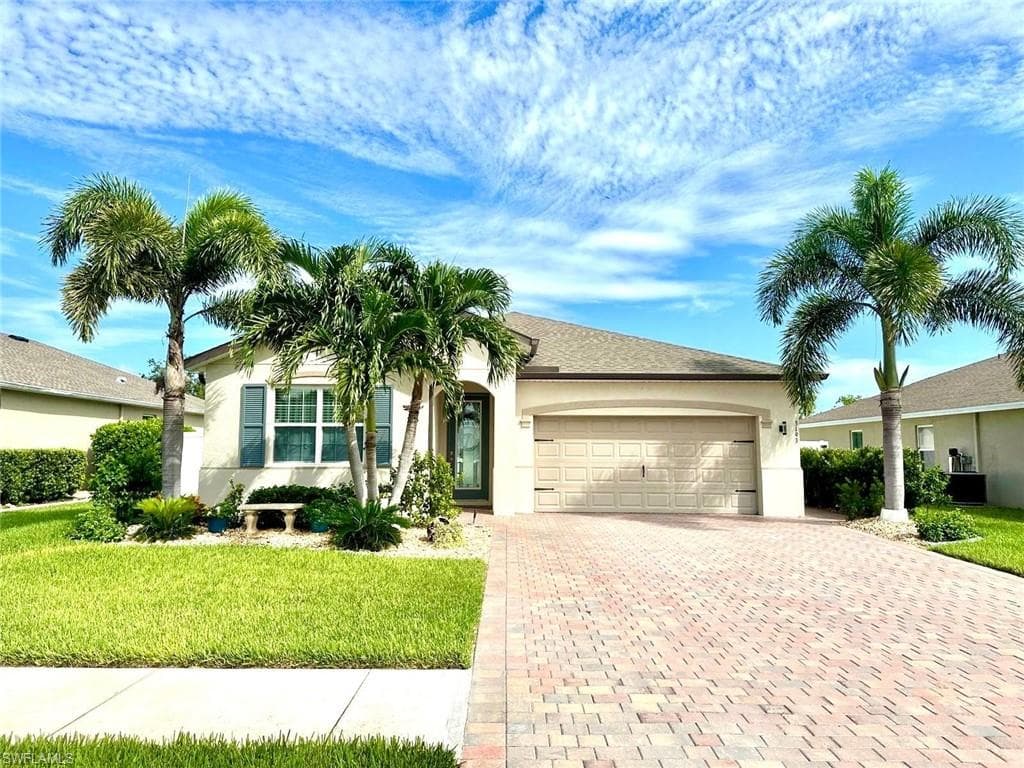 3193 Amadora CIR CAPE CORAL, FL 33909
