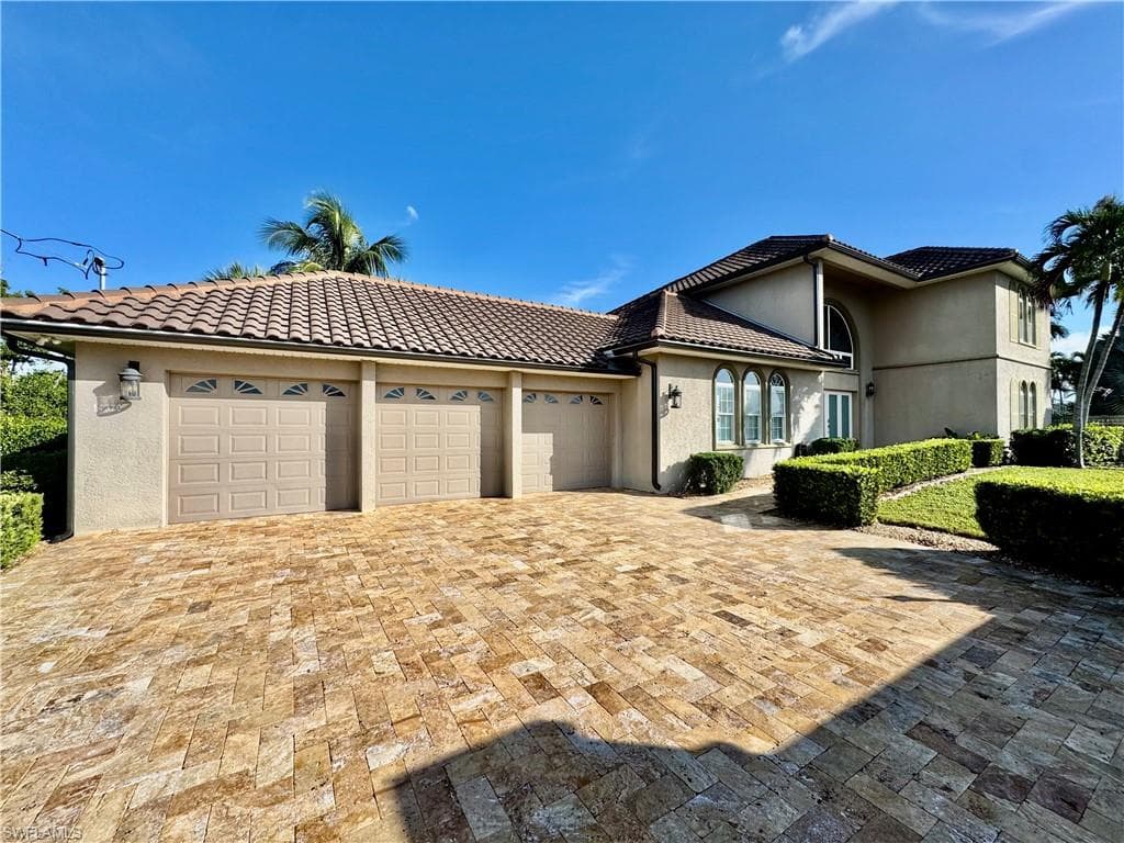 14370 McGregor BLVD FORT MYERS, FL 33919