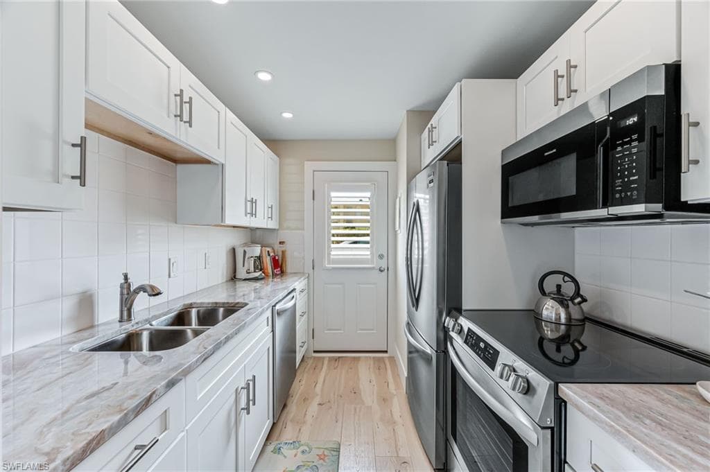 1021 3rd ST S 110 NAPLES, FL 34102