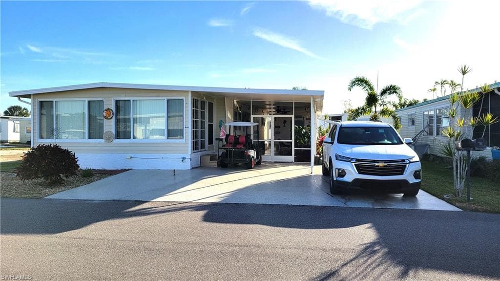 250 Hamlin DR FORT MYERS, FL 33905