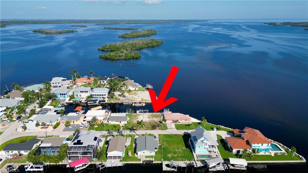 2864 TRIGGERFISH ST MATLACHA, FL 33993