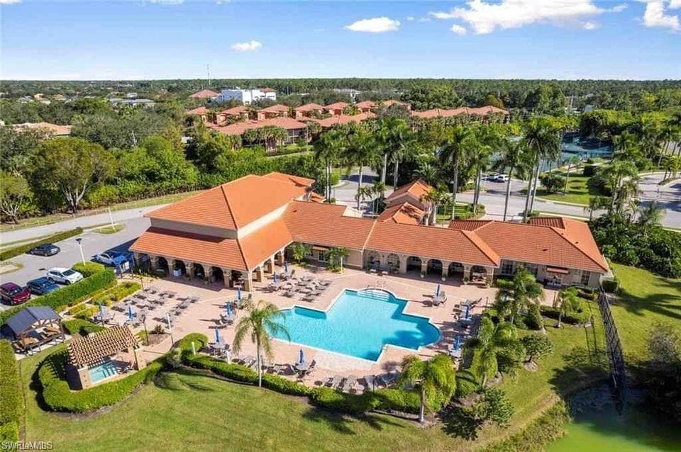 6655 Huntington Lakes CIR 204 NAPLES, FL 34119