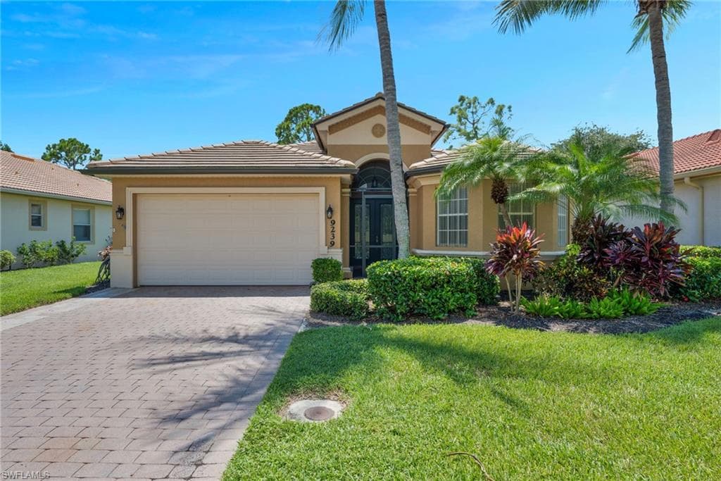 9239 Spanish Moss WAY BONITA SPRINGS, FL 34135