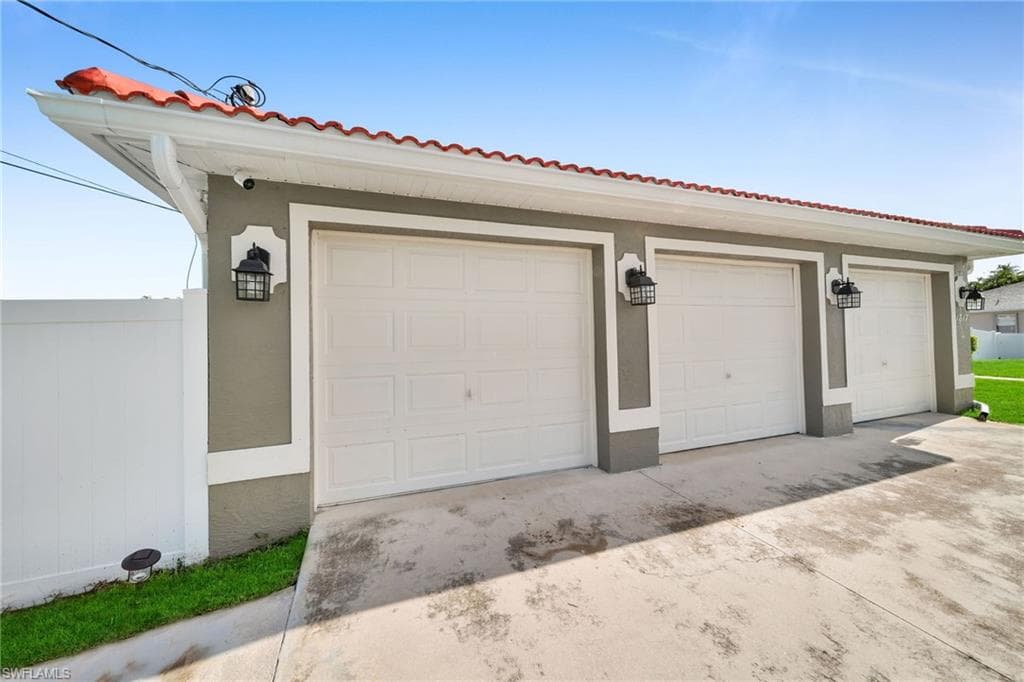 1817 SW 22nd TER CAPE CORAL, FL 33991