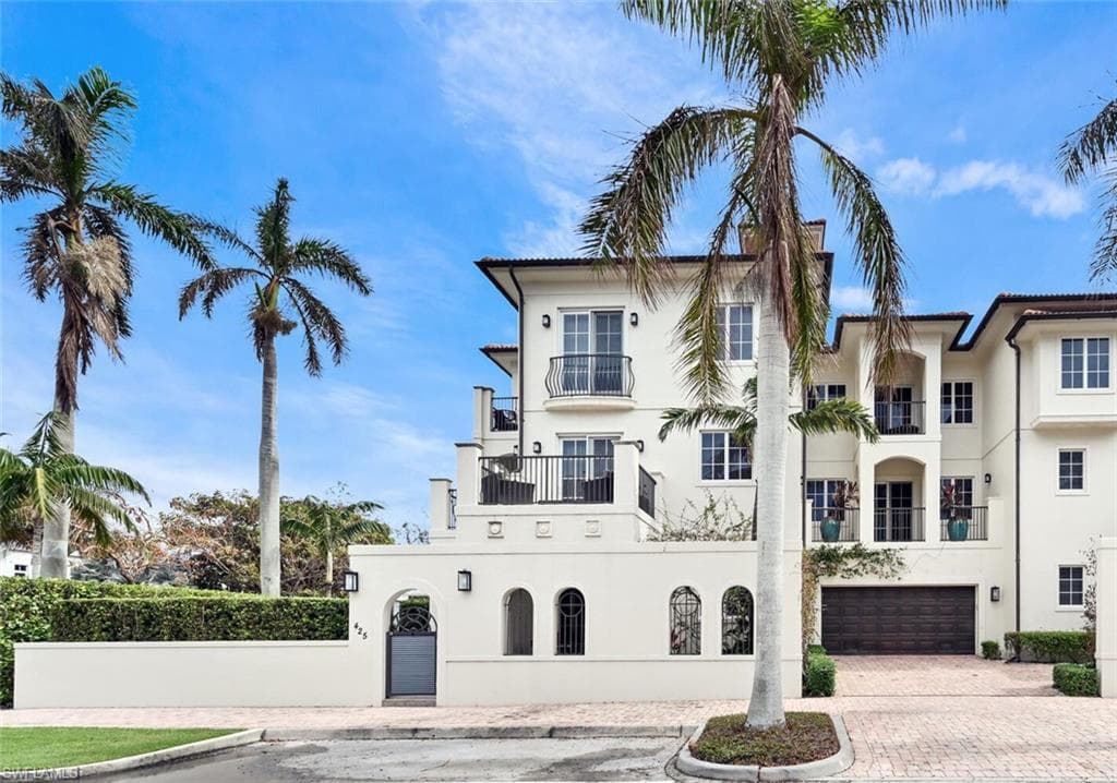 425 5th ST S A NAPLES, FL 34102