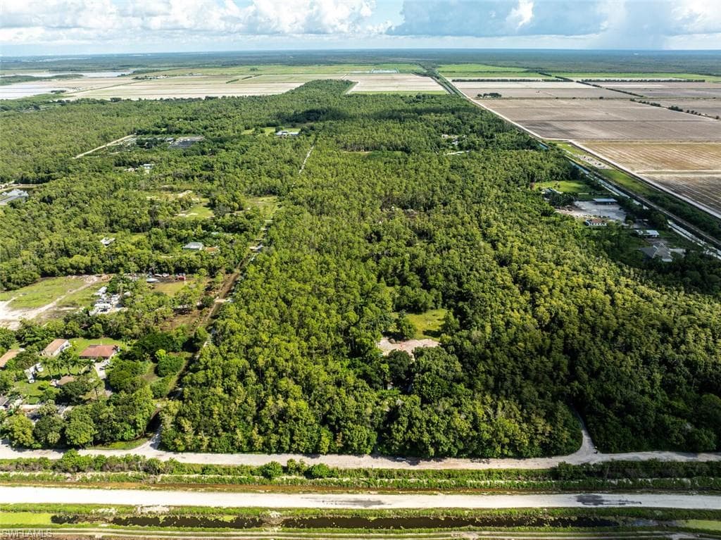 001 SUNNYGROVE AVE NAPLES, FL 34114
