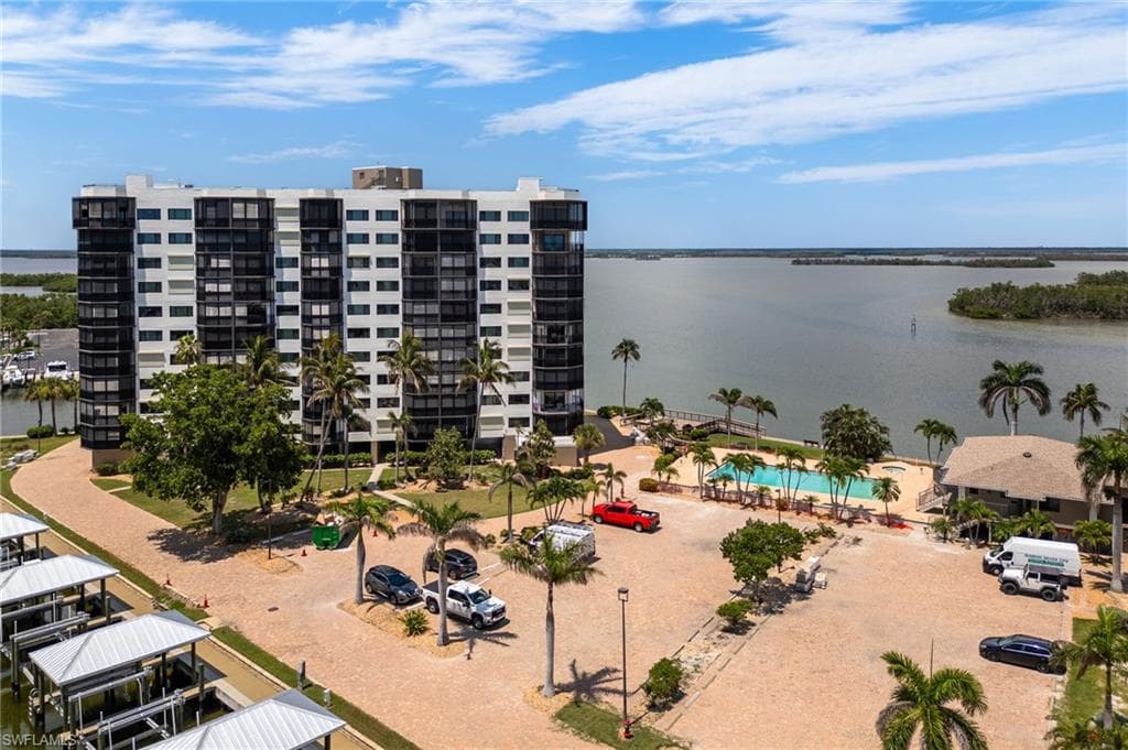 4265 Bay Beach LN 425 FORT MYERS BEACH, FL 33931