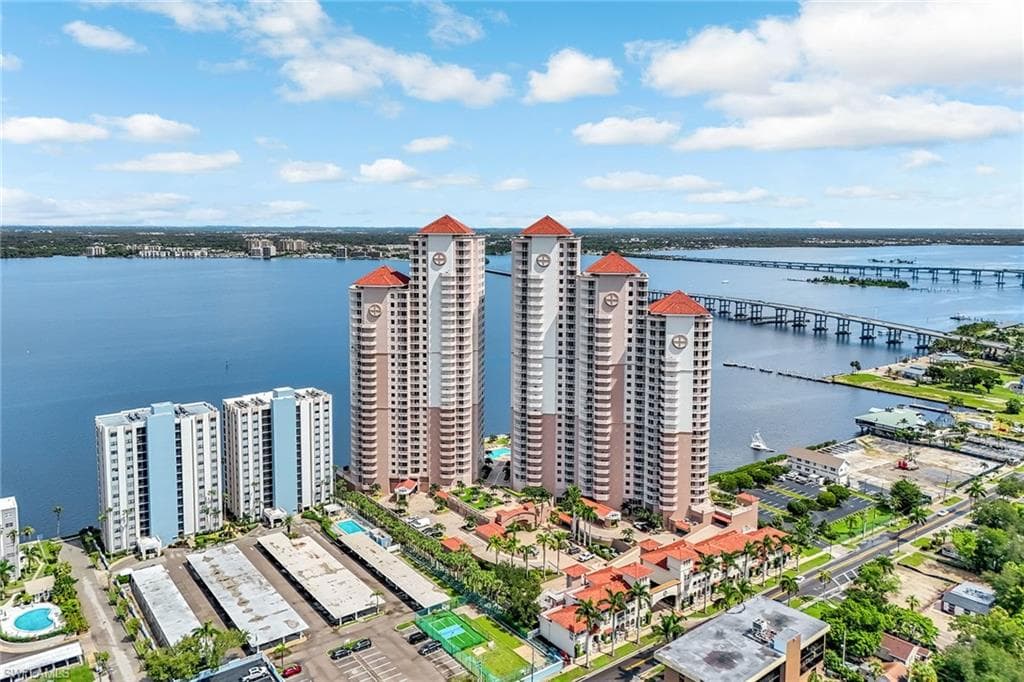 2090 First ST E2105 FORT MYERS, FL 33901