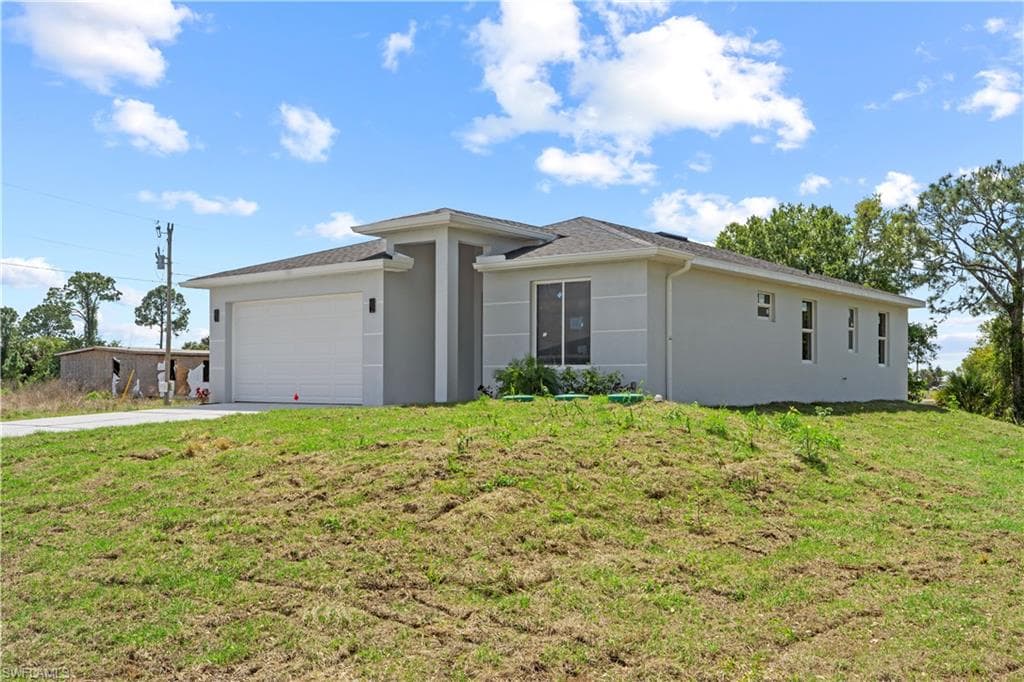 842 Naples AVE S LEHIGH ACRES, FL 33974