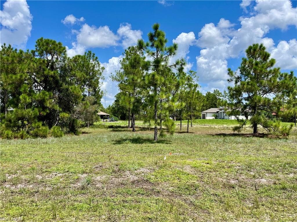 655 Jaguar BLVD LEHIGH ACRES, FL 33974