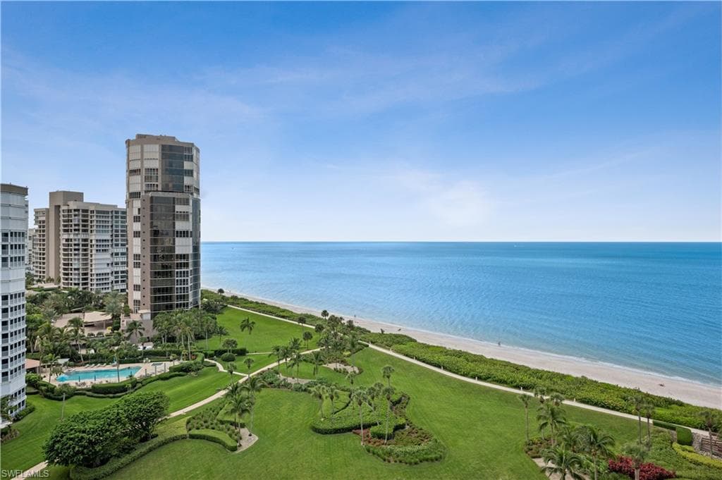 4551 Gulf Shore BLVD N 605 NAPLES, FL 34103