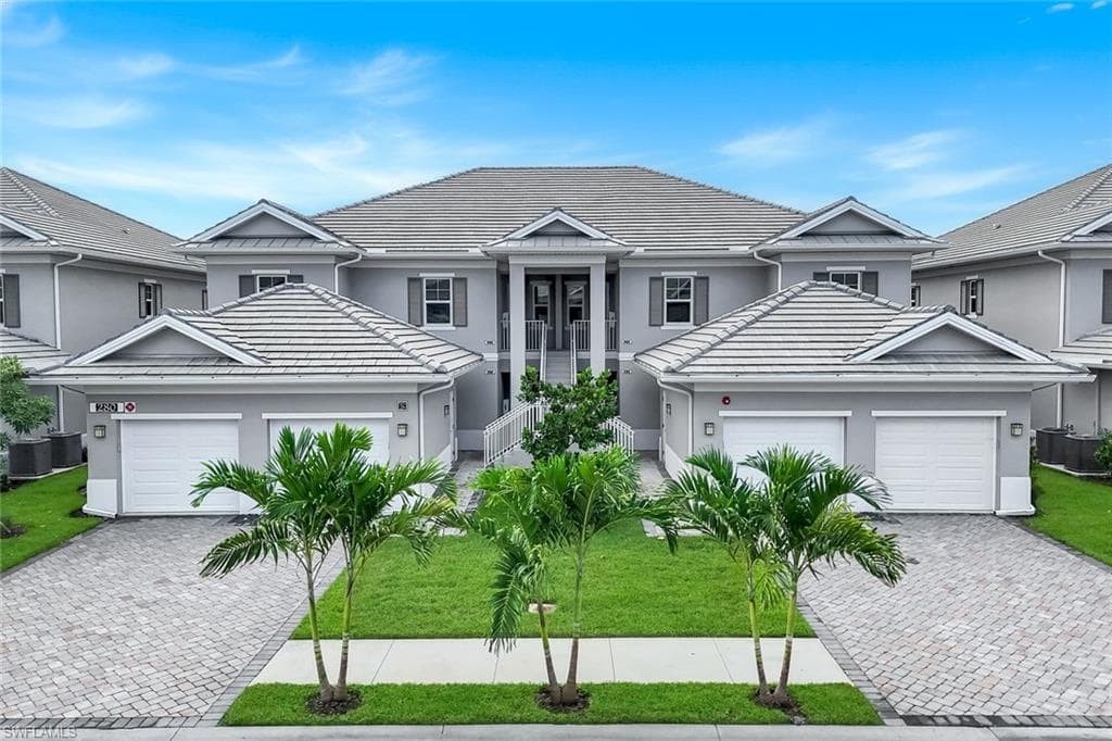 280 Indies DR E 101,102,201,202 NAPLES, FL 34114