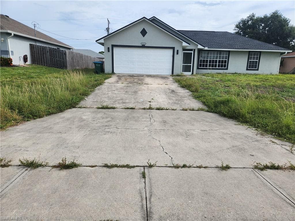 621 SW 21st LN CAPE CORAL, FL 33991