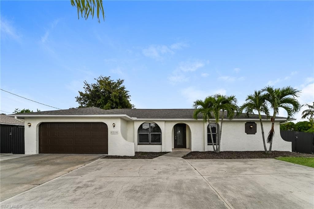 1304 SE 19th ST CAPE CORAL, FL 33990