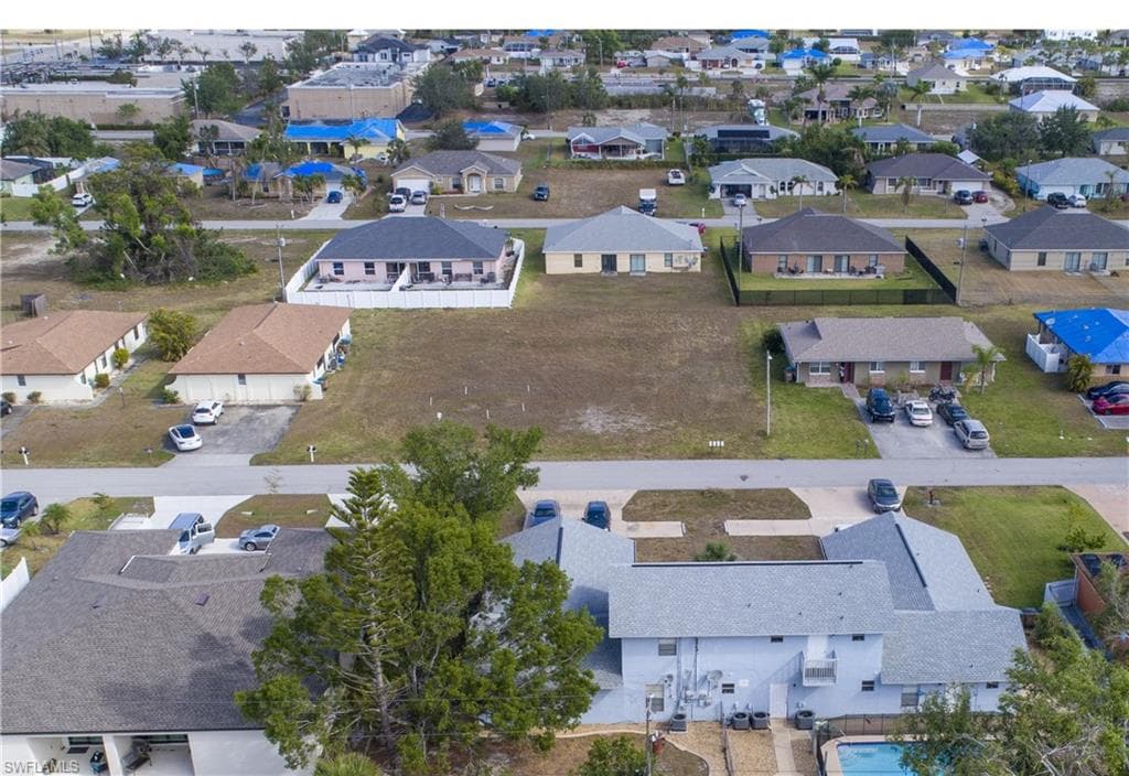 125 SE 12th TER CAPE CORAL, FL 33990