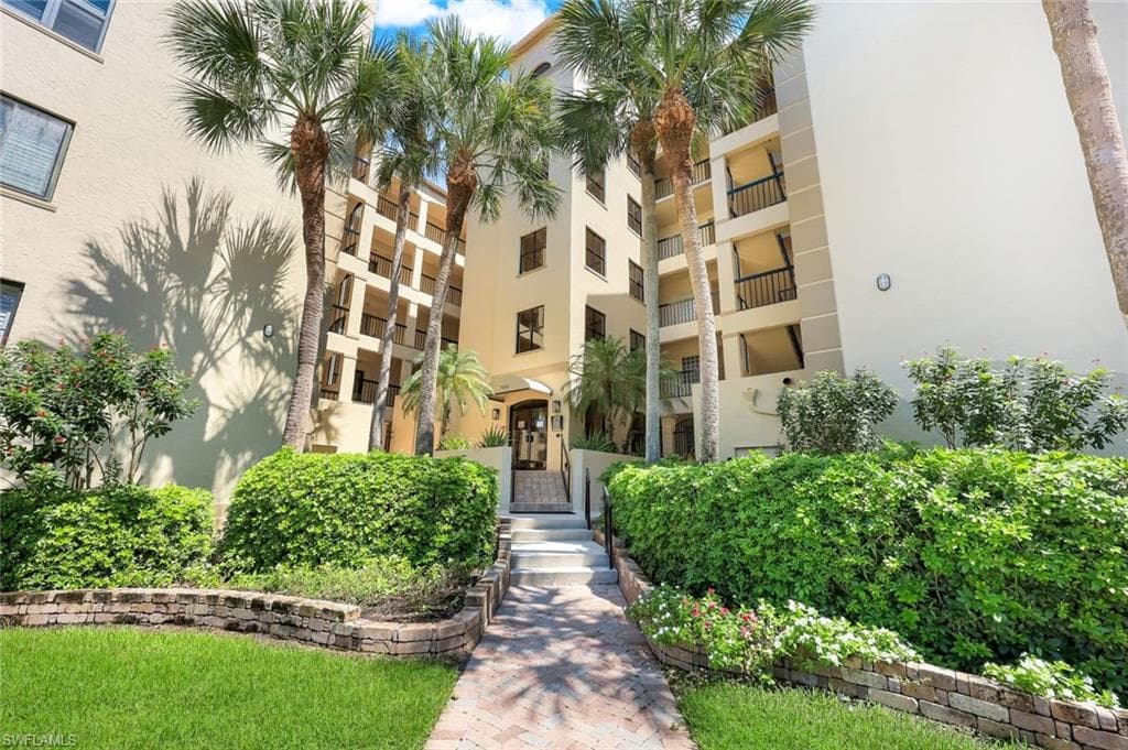 7040 Pelican Bay BLVD 301 NAPLES, FL 34108